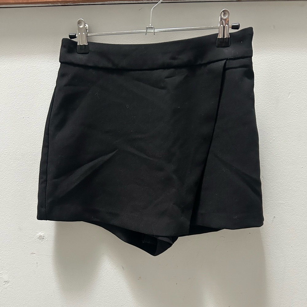 Dynamite Peyton Asymmetrical Skort